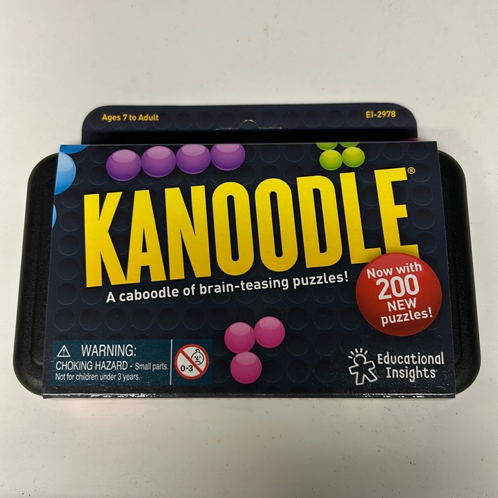 Educational Insights Kanoodle 3D Brain Teaser Puzzle